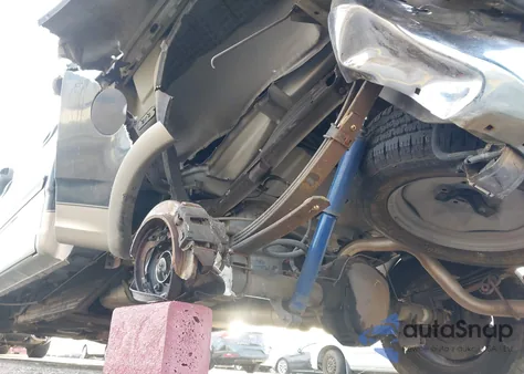 2002 Ford F-150 Lariat/Xlt z USA, uszkodzony, nr VIN 1FTRW07LX2KC53615